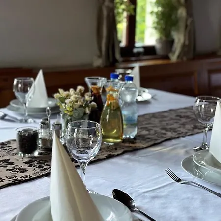 Gyarmati Panzio & Etterem 3*