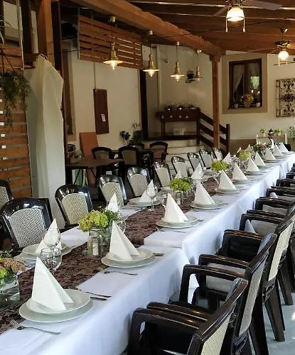 Gyarmati Panzio & Etterem בית הארחה Veszprém