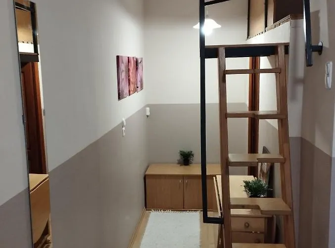 Gyarmati Panzio & Etterem בית הארחה